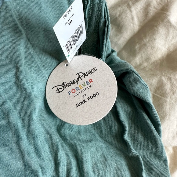 Disney tank top - Picture 2 of 2